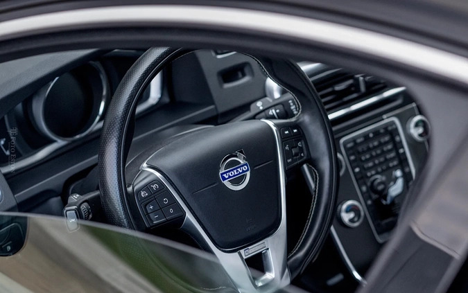 Volvo S60 cena 79900 przebieg: 159000, rok produkcji 2018 z Kraków małe 407